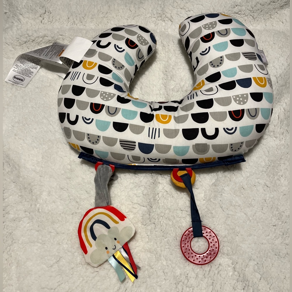 Boppy Tummy Time Prop Pillow - Black
White Rainbow - Picture 2 of 6